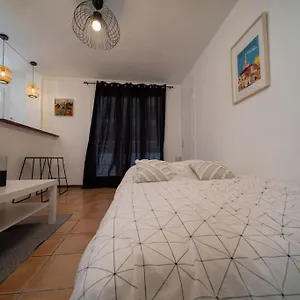 appartement-climatis-tout-quip-4-couchages-6-minutes-de.fr-provencehotel.com/