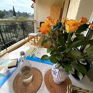 logement-cosy-situ-entre-ciel-et-mer.fr-provencehotel.com/